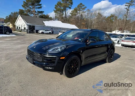2017 Porsche Macan Gts z USA, uszkodzony, nr VIN WP1AG2A55HLB56520